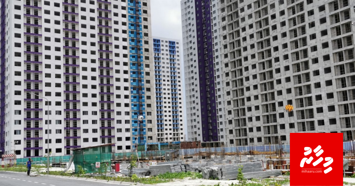 Flat thakaa gulhey avas thaareehu thakeh Minister ah vidhaalhuvevunee olhumakun!