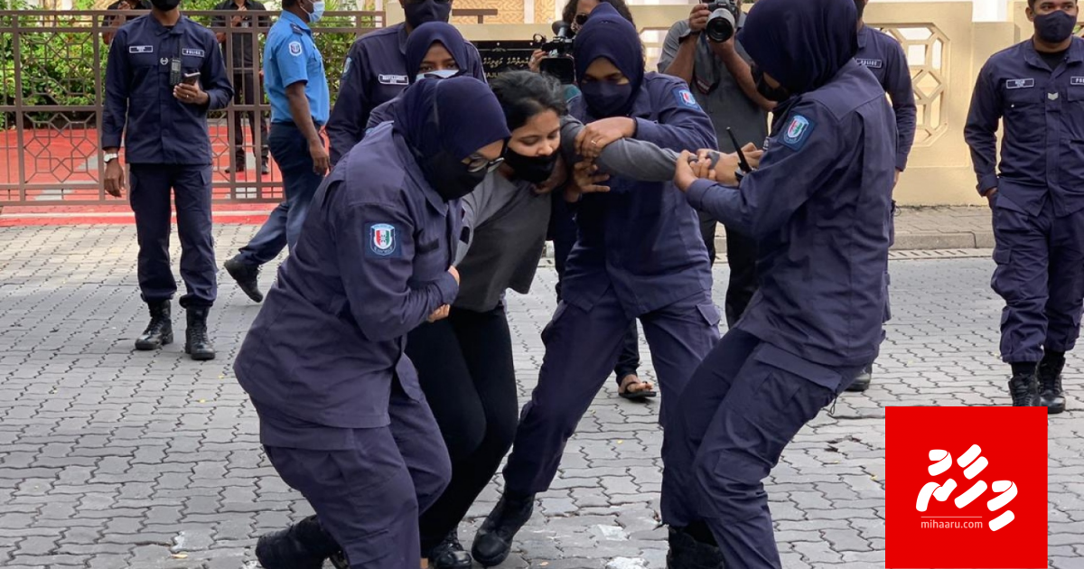 Majilis idhaaraage dhoshah evvumun gadha kamun fonuvaalaifi