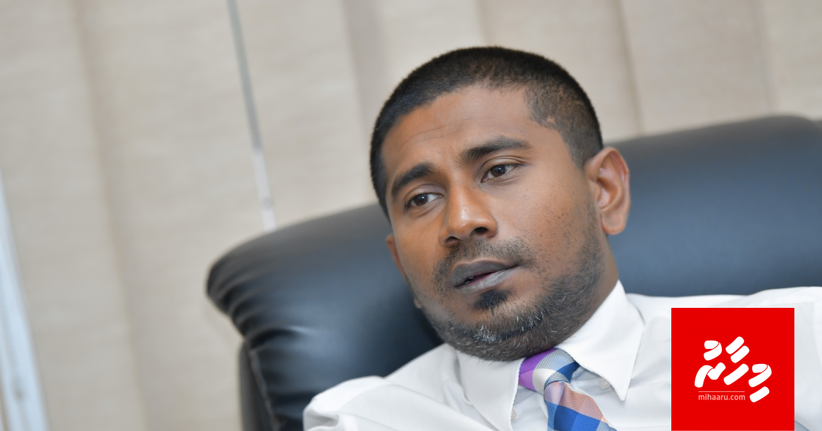 Footboalha suspend koffiyya goasvaanee alhugandaai Raees: Mahloof