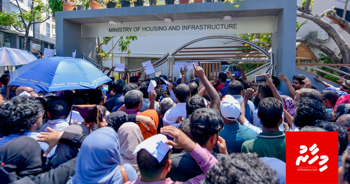 Flat libunu kamuge list gai 9,500 meehun, 2,500 flat vujoodhugai ves neiy: Committee