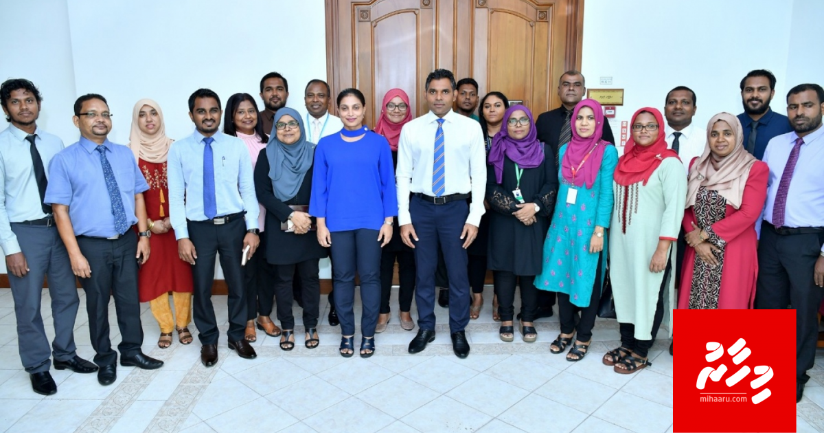 Principal akah eh School eggai hureveynee ginavegen 8 aharu kamah hamajassaifi