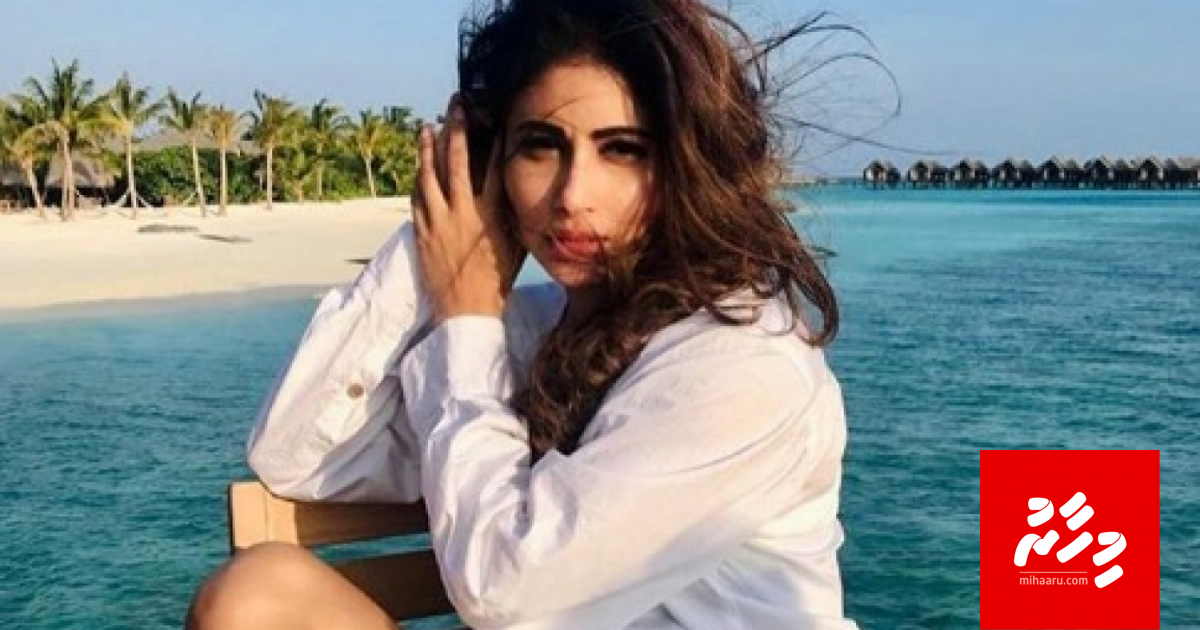 Bathalaa Mouni Roy Raajjeygai