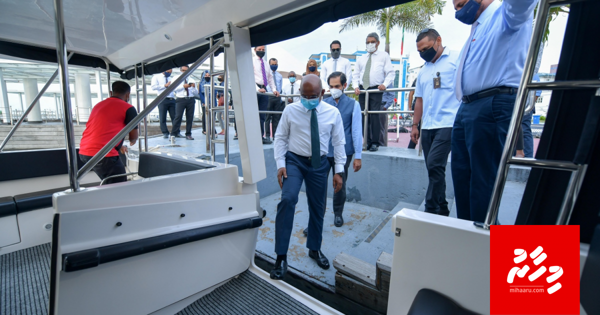 B. Fehendhoo dharivarun ah India in ferry in hadhiyaakoffi