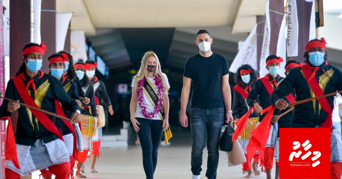5 lakka vana tourist aa eku ummeedhee manzareh