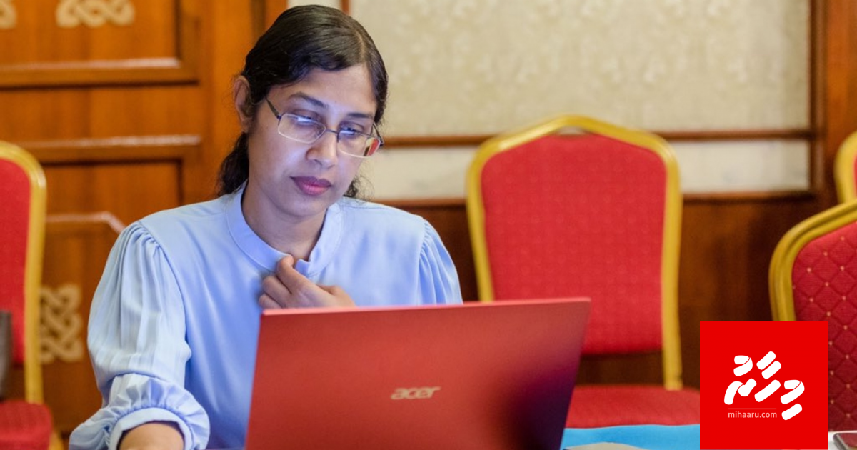 Vaccine furathama dheynee high risk adhi frontline meehunnah