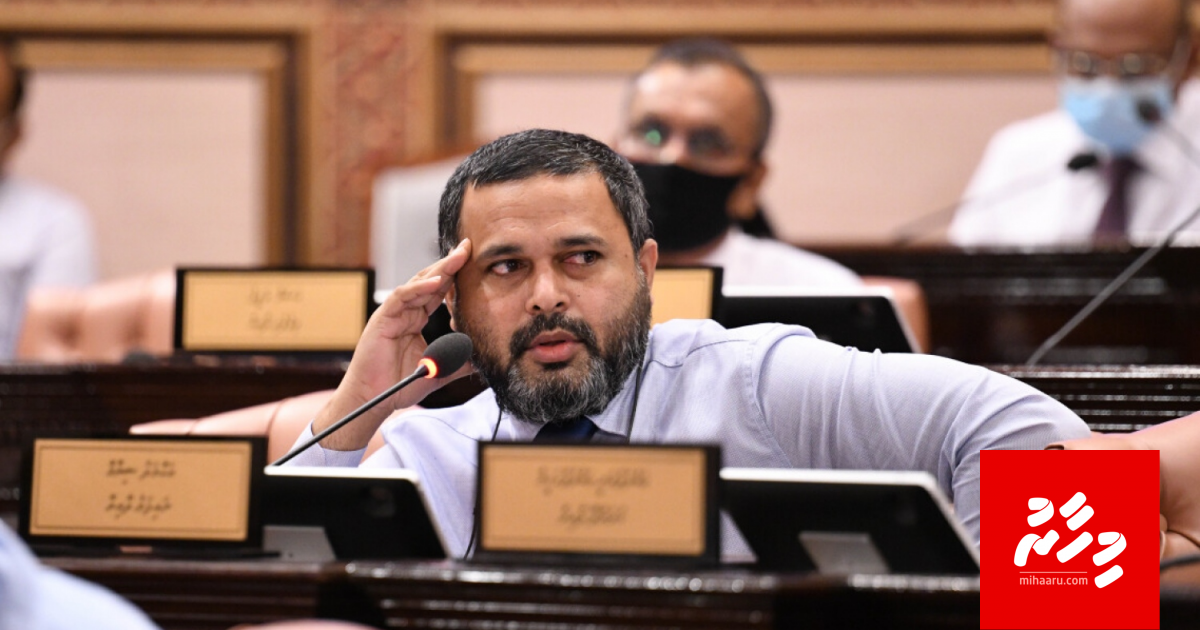 Naifaruge haalathaa medhu kanboduvey, ithuru ehee therikan beynun vey: Shiyam