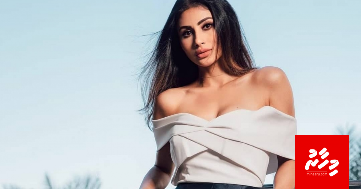 Mouni Roy Dubaige viyafaariveriyakaa kaivenikuranee