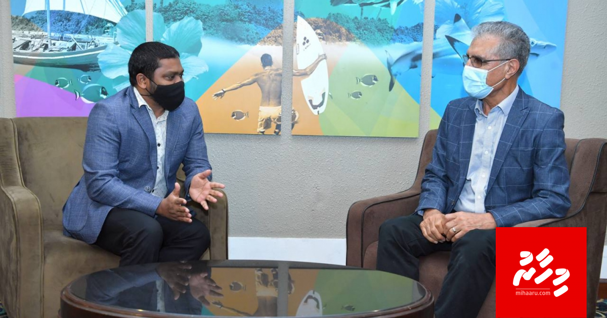 Nasheed ah dhin hamalaa ge thahugeegu ballavaa Abbas Faiz Raajje vadaigenfi