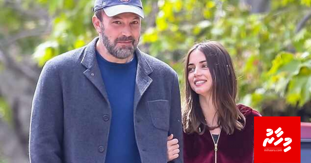 Ben Affleck ge aa baiveriyakee Ana De Armas