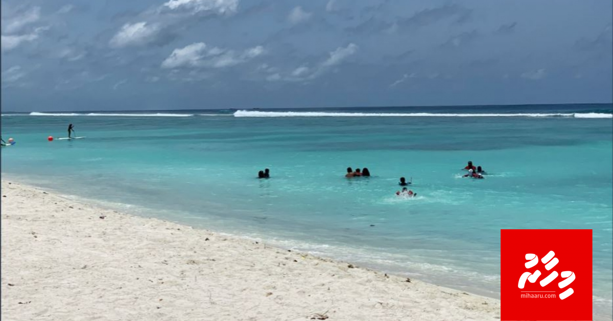 Guest house thah ginavaa iru moodhuge rakkaatheri kameh neiy!