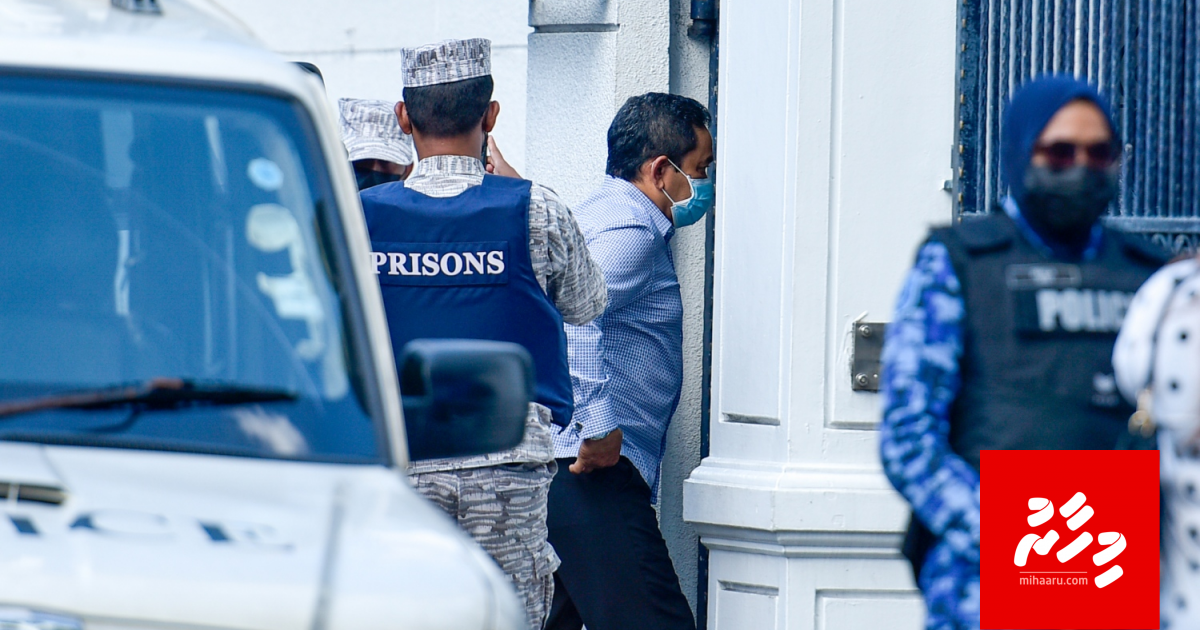 Kafaalaathu ge dhashun Yamin minivan kuran edhefi, gotheh nimmun 2 dhuvas fahun