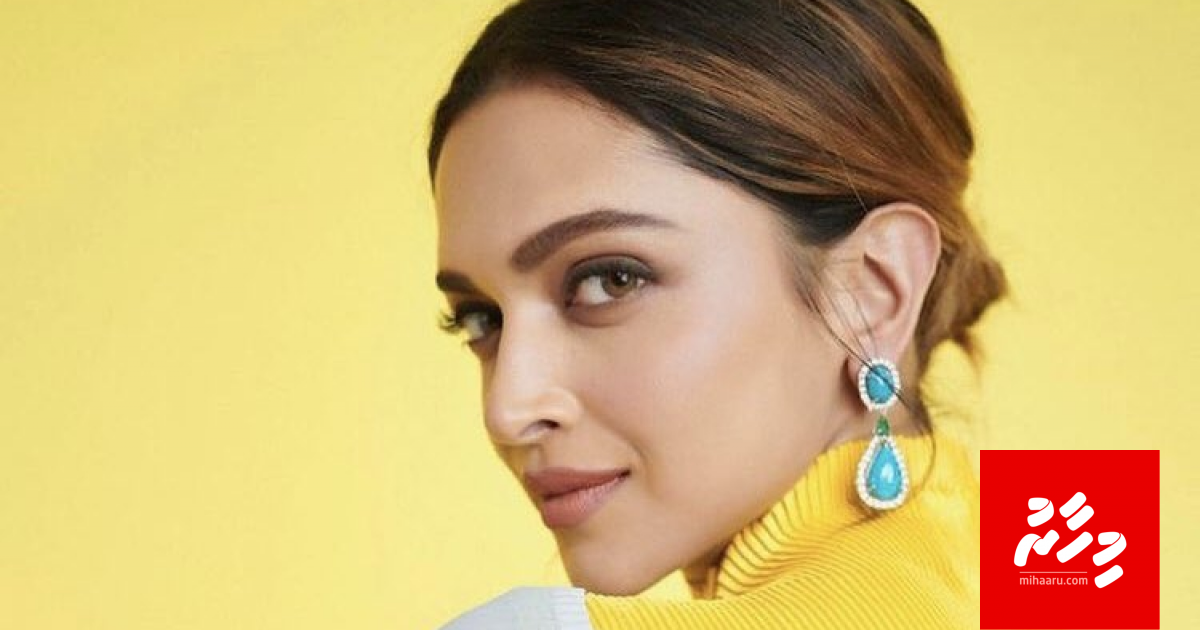 Ranveerge Cirkus gai Deepikage meenammage character