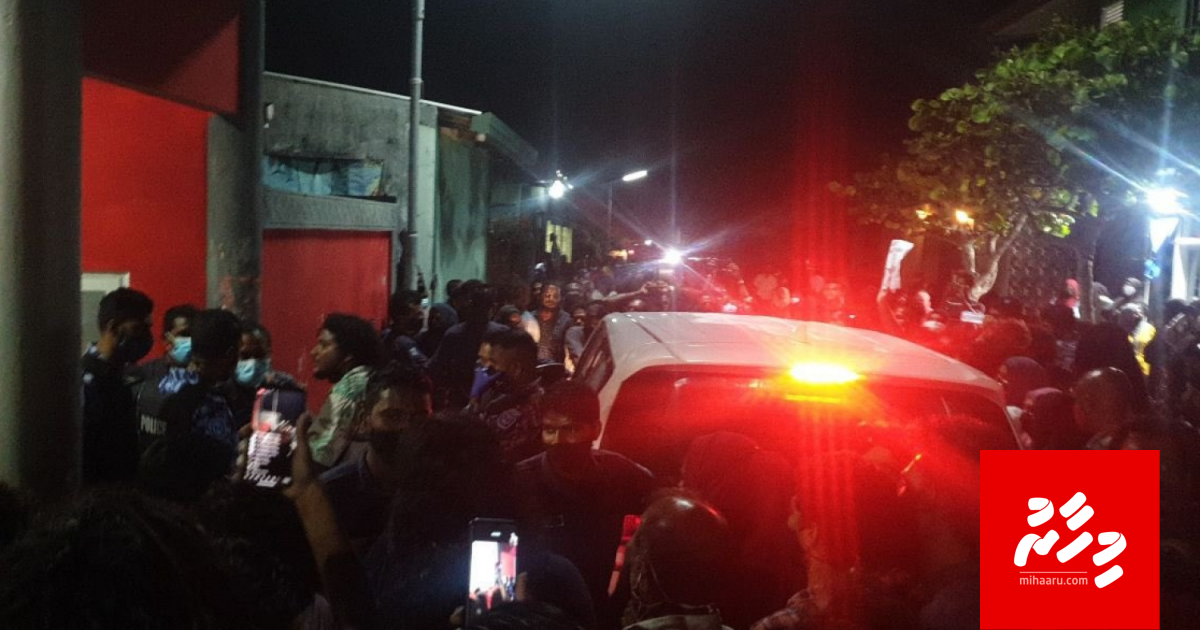 Rape ge thuhumath vaa fuluhaku hayyarunukohgen Hithadhoo gai muzaaharaakuranee