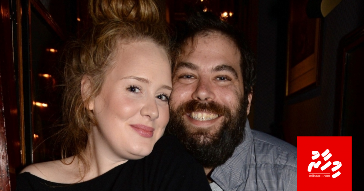 Adele aai firimeehaa Simon vakivejje