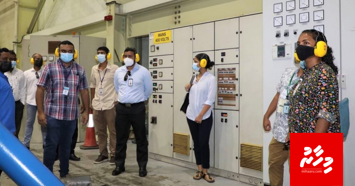 Anekkaa ves STELCO ge engine thakuge undhaguluge vaahaka, Mi faharu Member eh ge garaareh