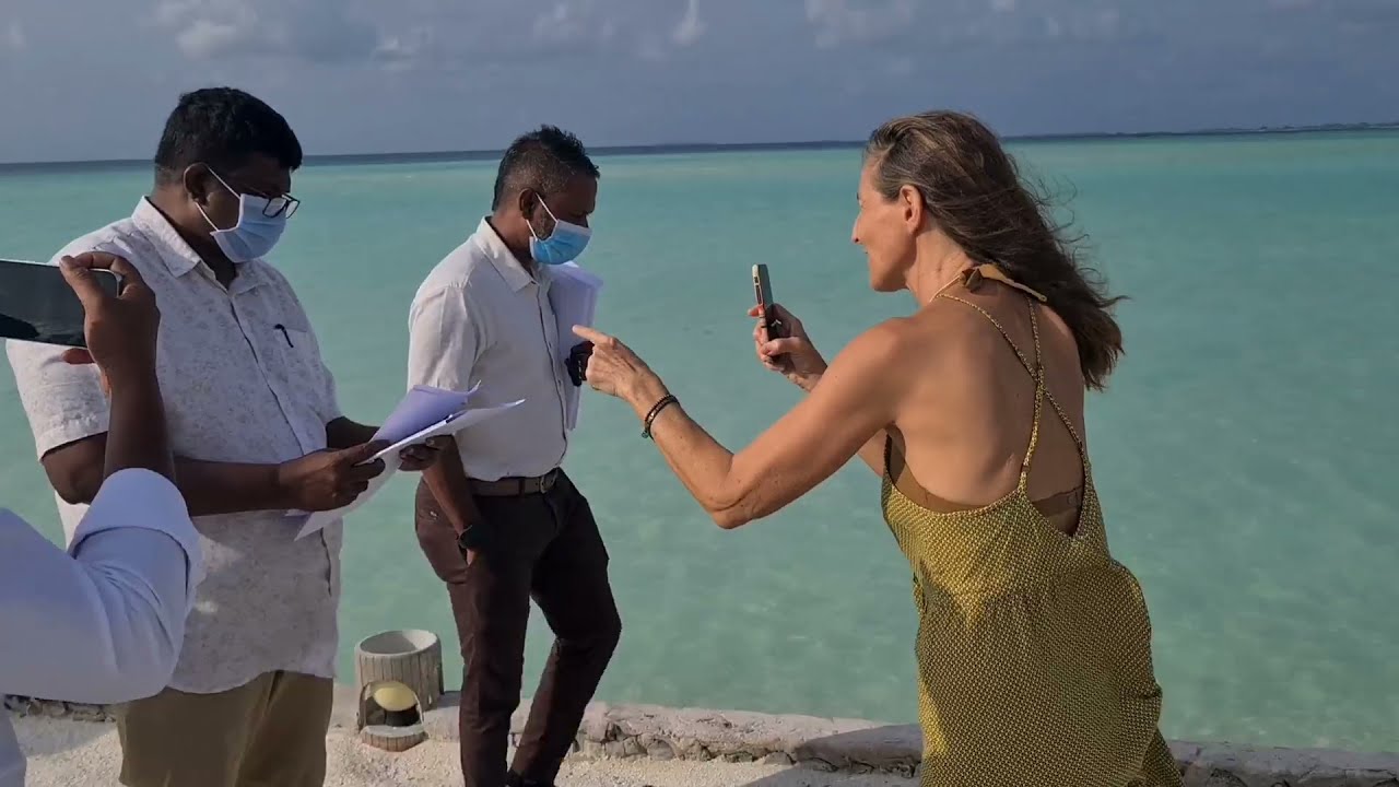 Rihivelin Resort ge massalagandu: Gayah bolah neyree kiriyaa!