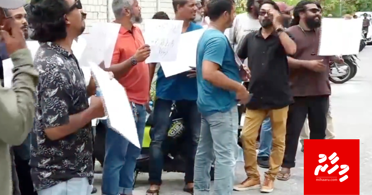 Sarukaarun taxi ge hidhumaiy dheyn ulheythee driver in muzaaharaa koffi