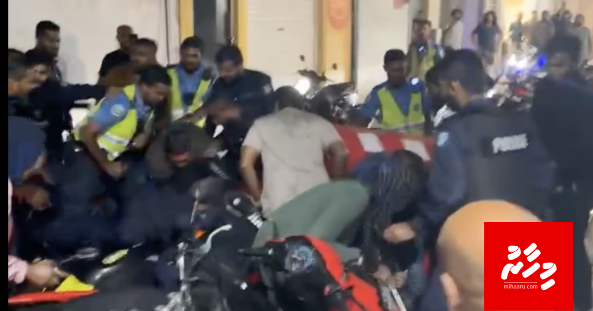 Raheenu kuri haadhisaa: 2 loabiverin ge zuvaabu hoonuvee geyge kuleege massala eh gai