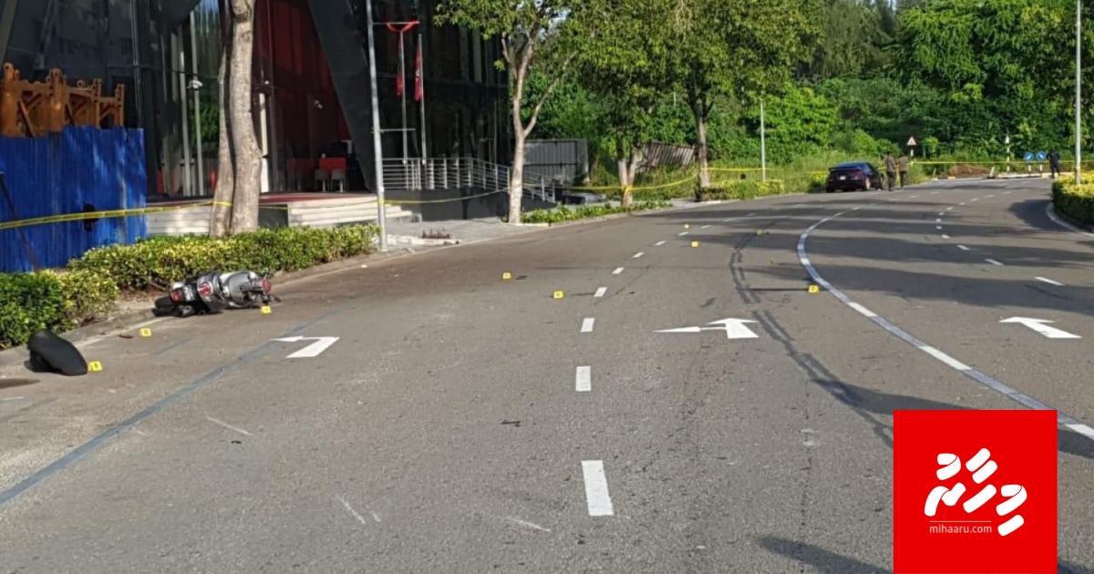 Sports car dhuvvi Wisam athugai Licence eh neiy: Police