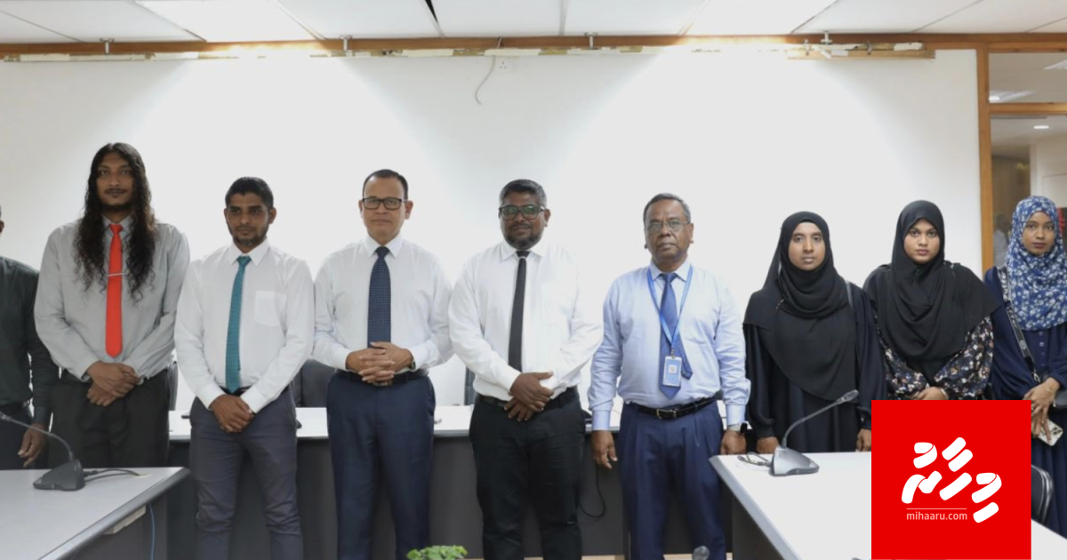 Hirimaradhoo meehun Thulusdhoo ah badhalukoh dheyn edhijje