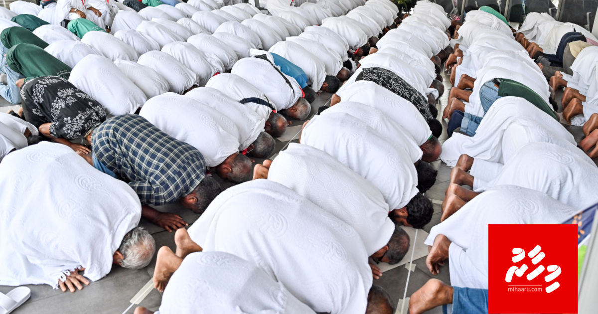 Halleh nuvi, anekkaa ves hurihaa bura eh sarukaarah!