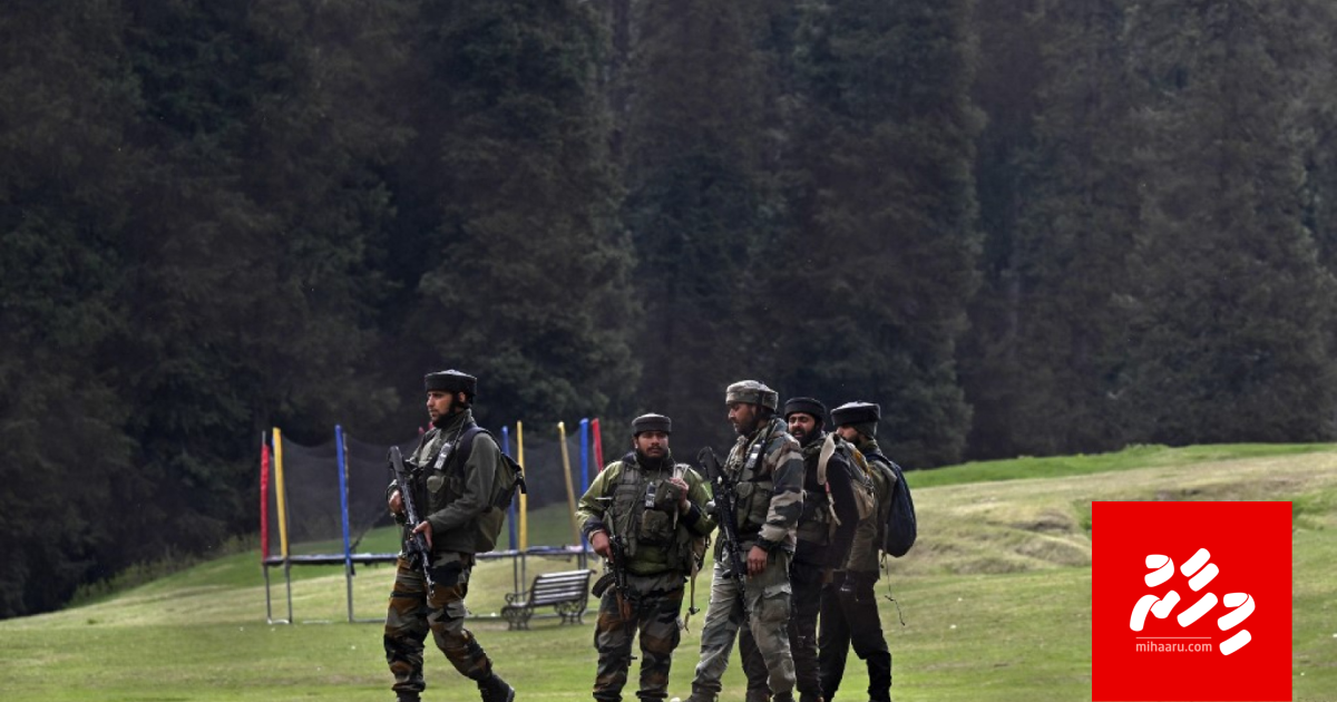 India-Pakistan nurakkaa haalathakah; Rey ves hamalaa badhalukoffi