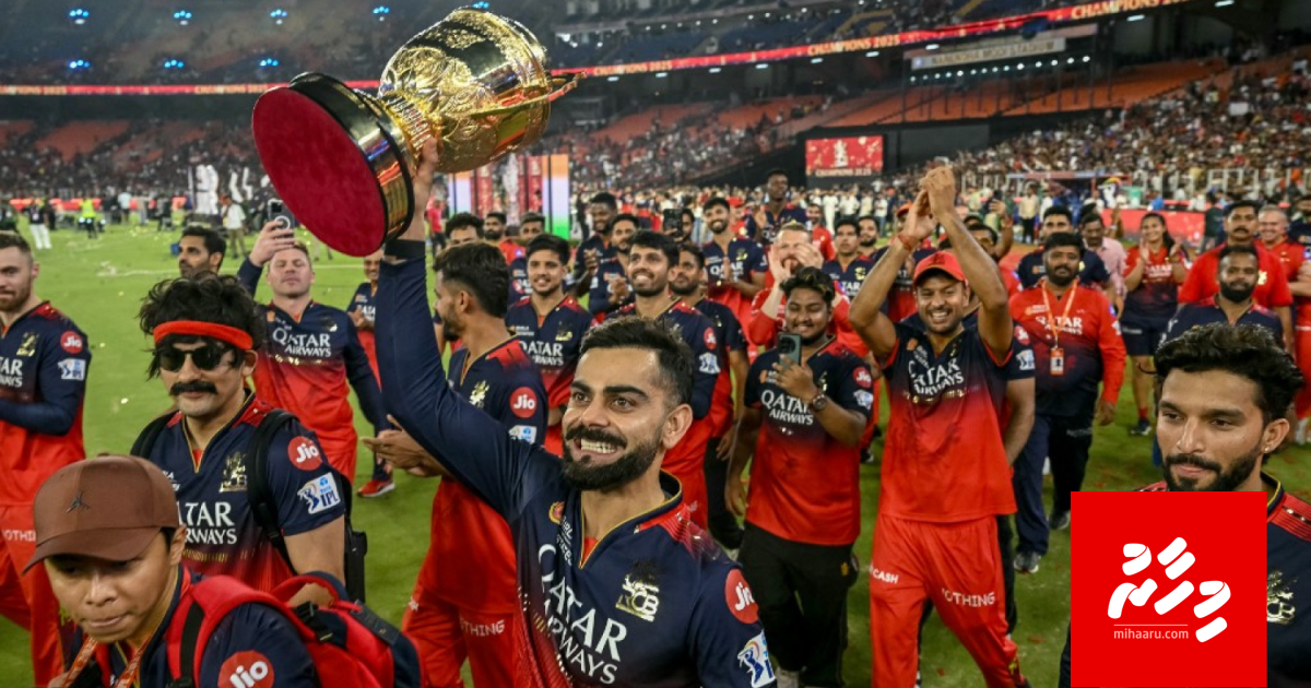 Kohli aai RCB furathama faharah IPL kaamiyaabu koffi