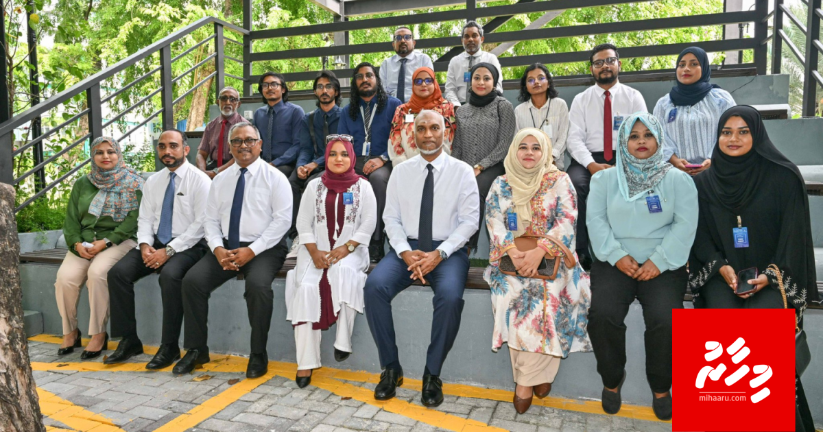Raees office kairi gai hedhi media fendaa rasmee koh hulhuvaifi