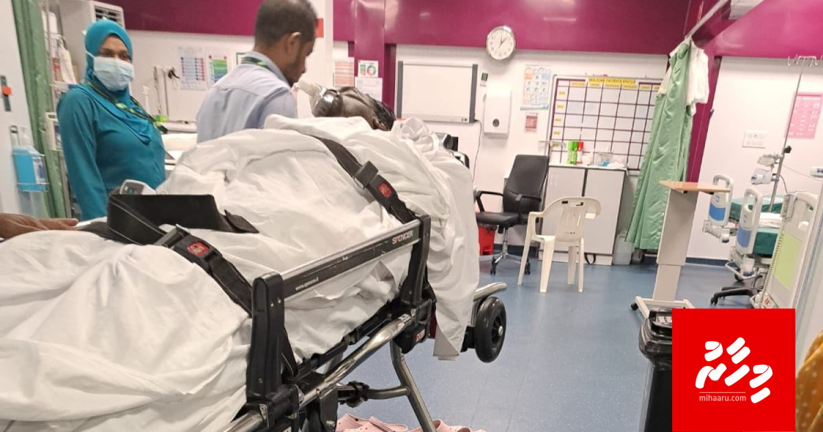 Reyge muzaaharaa gai huttaa heart attack eh jehunu meehakah ICU gai faruvaa dhenee