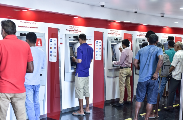 ޑޮލަރުގެ ކަޅު ބާޒާރުގެ ނެޓްްވޯކު ވަރުގަދަ ވަނީ!