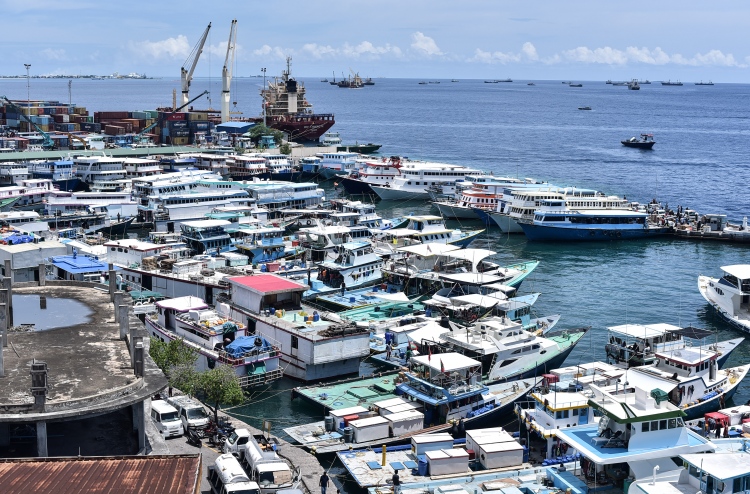 އަމާޒު ބޯޓު ފުރީ މާލެ ލޮކްޑައުން ކުރިކަން ނޭނގި