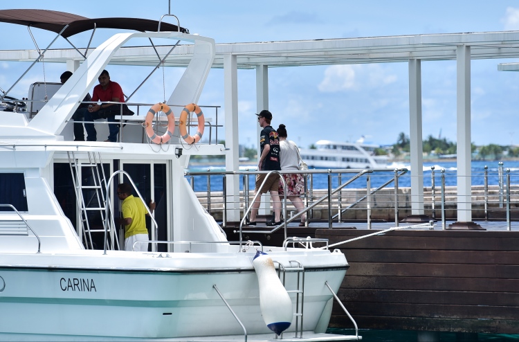 ގެސްޓް ހައުސްތަކުގެ ގްރީން ޓެކުހަކީ 4 ޑޮލަރު