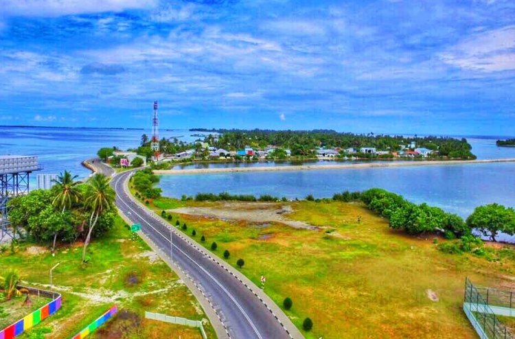 އައްޑޫގައި ހިނގި އެކްސިޑެންޓެއްގައި މީހަކު މަރުވެއްޖެ