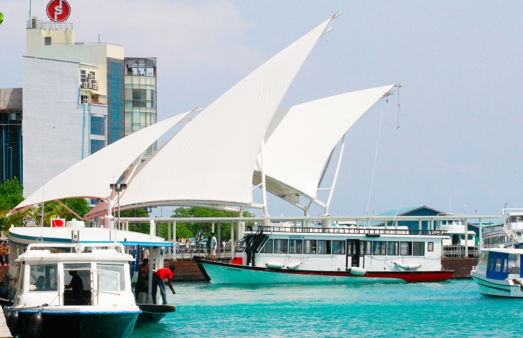 ކްރޫޒްތަކަށް އިއްޒުއްދީން ފާލަން ދޫކުރުން ހުއްޓާލައިފި