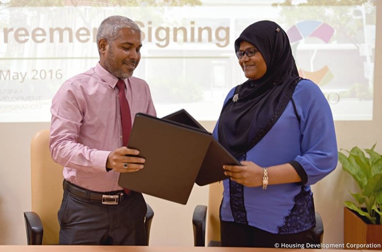 ހުޅުމާލޭގެ ޝޮޕިން މޯލްގެ ފިހާރަތައް ހަވާލުކޮށްފި