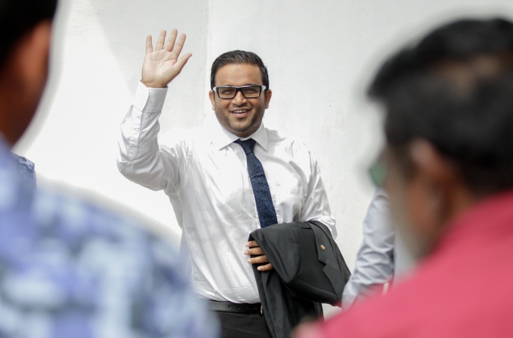 އަދީބުގެ އާދޭސް: އަޅުގަނޑާ މެދު ހިތް ސާފުކޮށްދީ!