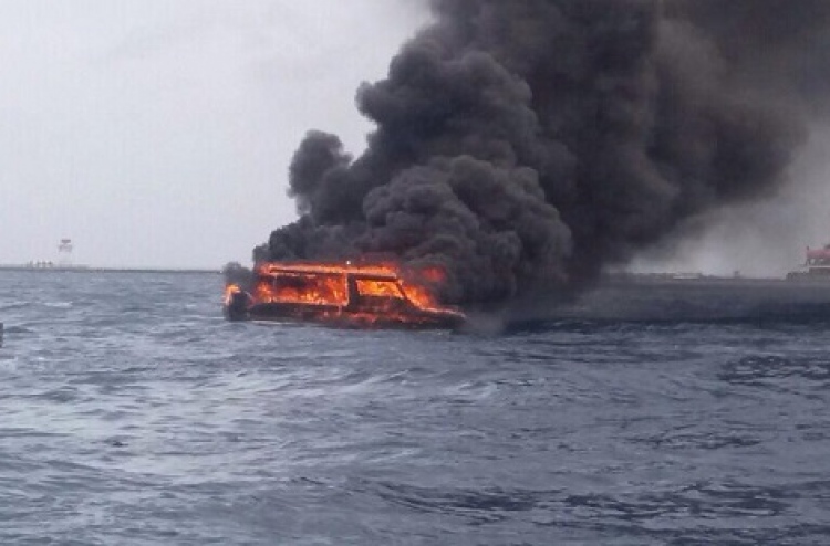 ލޯންޗެއްގައި އަލިފާން ރޯވެ ދެ މީހުން ފިހިއްޖެ