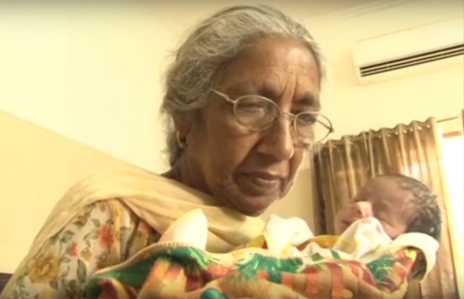 އައިވީއެފްގެ ޒަރިއްޔާއިން ލިބުނު ދަރިފުޅާއެކު ދަލްޖިންދުރަ