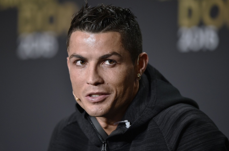 ރިޓަޔަކުރާނީ ރެއާލްގައި ހުރެ: ރޮނާލްޑޯ