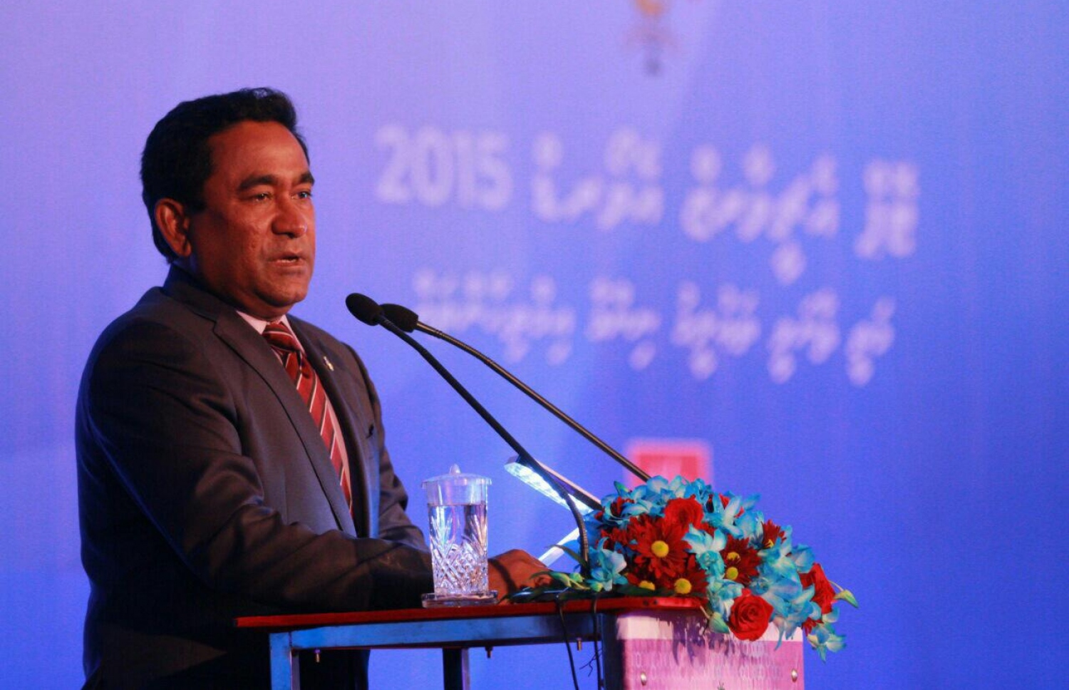 އޭ ލެވެލްގެ ގަދަ ދިހެއްގެ ދަރިވަރުންނަށް އިނާމު ދޭން ދަރުބާރުގޭގައި ބޭއްވި ޖަލްސާގައި ރައީސް ޔާމީން ވާހަކަފުޅު ދައްކަވަނީ: 2018 ގެ އިންތިހާބުގައި ވާދަކުރައްވަން ބޭނުންފުޅުވޭ