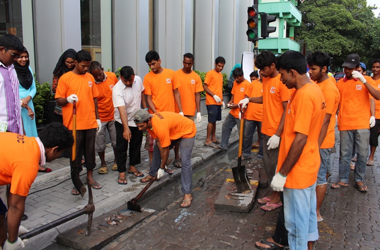 މަގު ކޮނެވޭނެ ގޮތެއް ނެތް، ޚިދުމަތްތަކަށް ބުރޫއަރައިފި