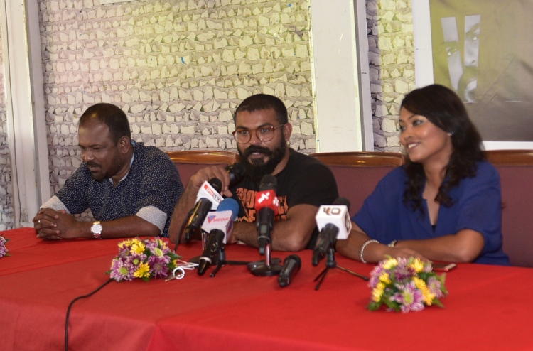 އަންގާވެސް ނުލައި ޔާރާއިން ފިލްމެއް ނިންމައިފި