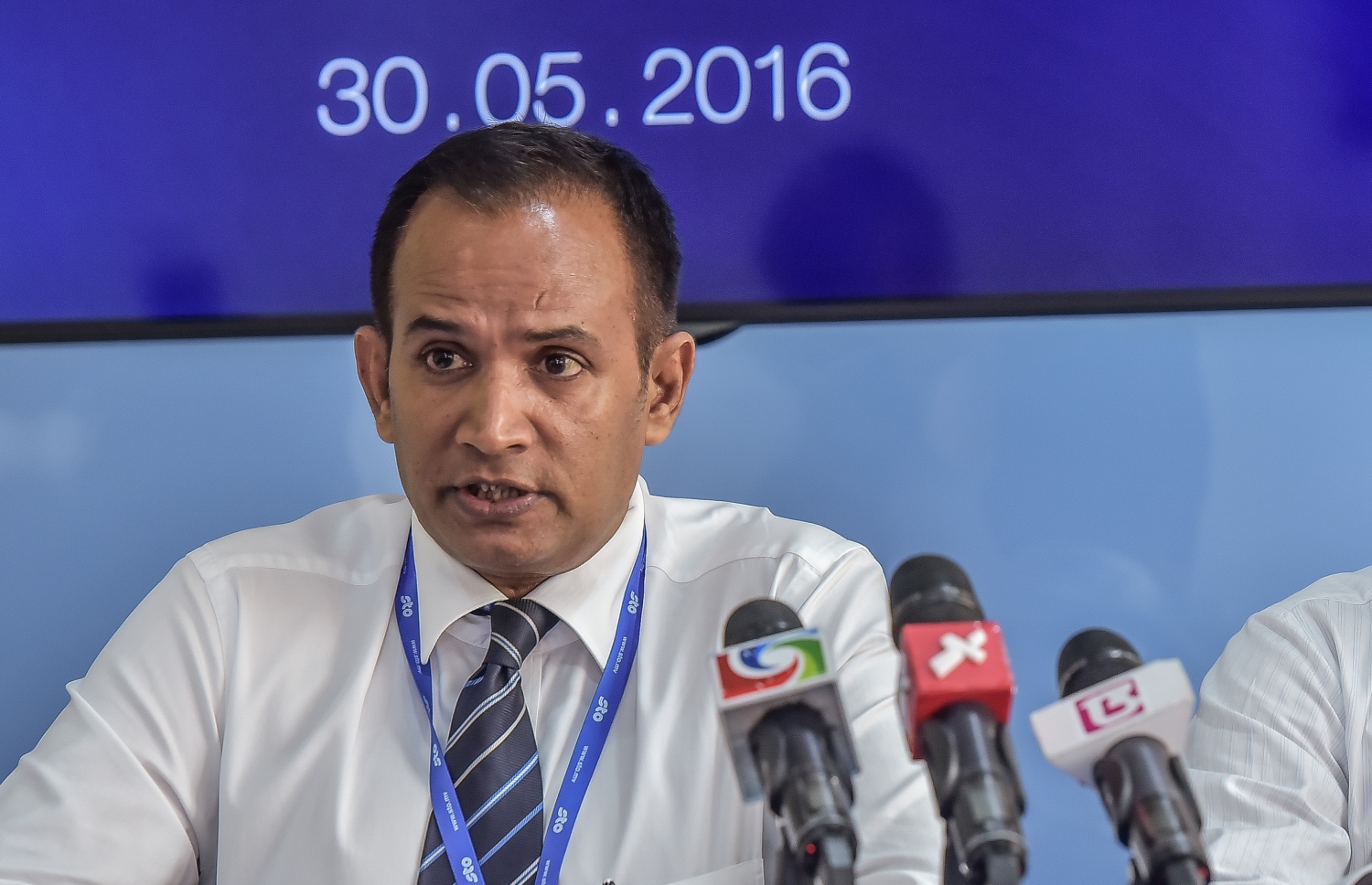 އެސްޓީއޯގައި ބޭއްވި ރަސްމިއްޔާތުގައި އެ ކުންފުނީގެ އެމްޑީ ޝަހީރު ވާހަކަ ދައްކަވަނީ: އެއްބަސްވި މުއްދަތަށް ތެޔޮ ފޯރުކޮށްދެވޭނެ ކަމަށް އޭނާ ވިދާޅުވި. --މިހާރު ފޮޓޯ: ނިޝާން އަލީ