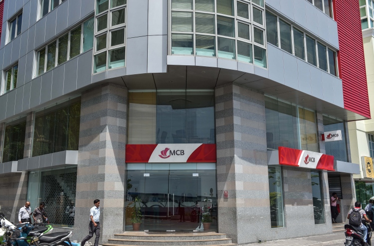 ޝަރޫއިން މޮރިޝަސް ބޭންކަށް ކުރި ދައުވާ ނަގައިފި