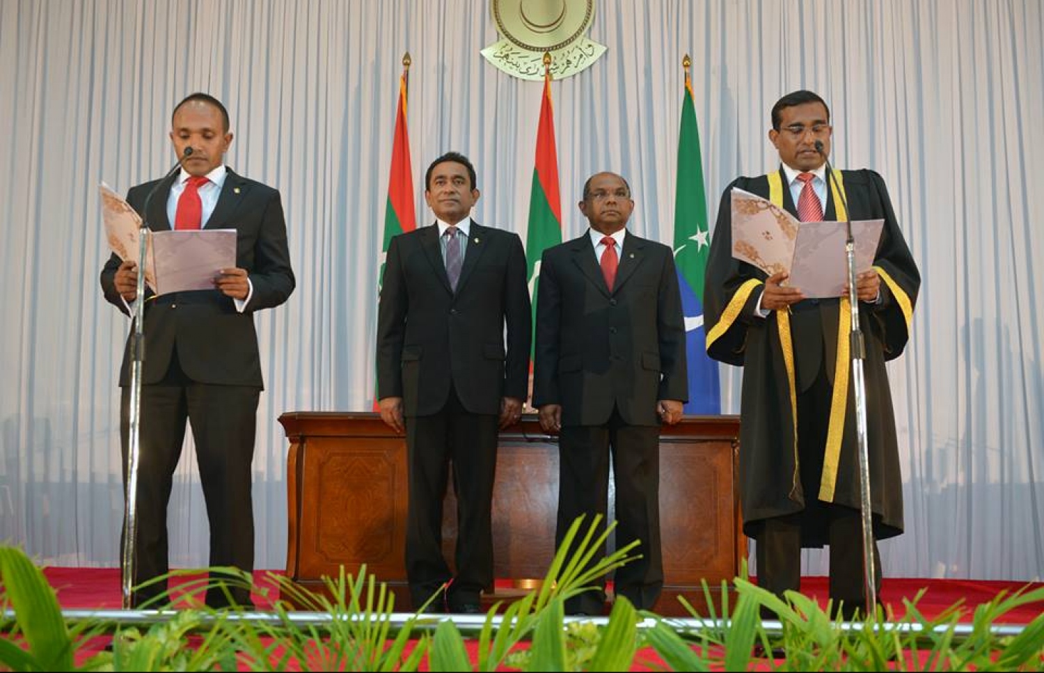 ނައިބު ރައީސް ކަމުގެ ހުވާ މުހައްމަދު ޖަމީލް ނޮވެމްބަރު 17، 2013ގައި ކުރައްވަނީ: އިދިކޮޅު އިއްތިހާދު ލީޑް ކުރައްވަނީ ޖަމީލް.---ފައިލް ފޮޓޯ: ރައީސް އޮފީސް