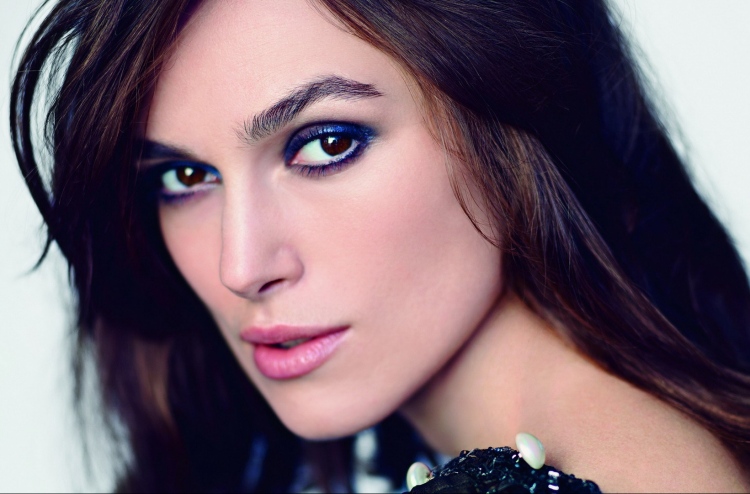 ކެއިރާ ނައިޓްލީ އަށް ޑައިރެކްޓަރު ކާނީގެ ފާޑު ކިޔުން