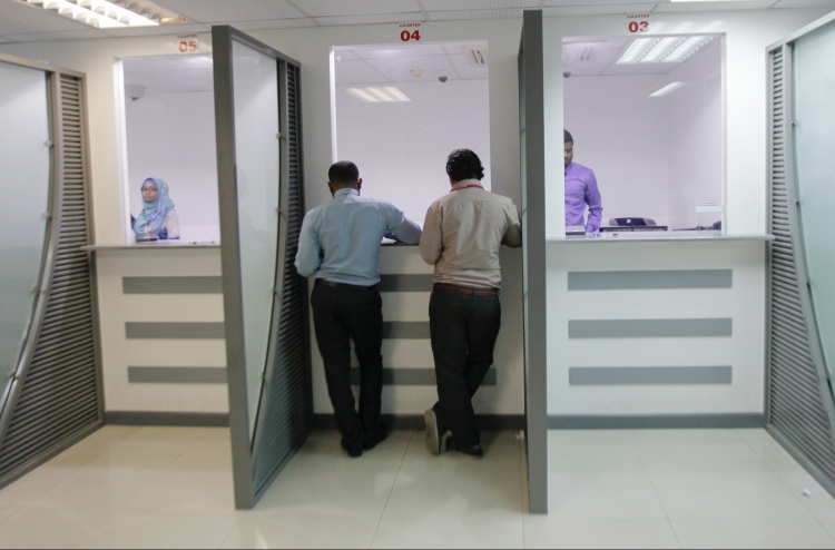 ޑޮލަރުގެ މުއާމަލާތް ގަވައިދާ ޚިލާފު، ފިޔަވަޅެއް ނޭޅޭ!