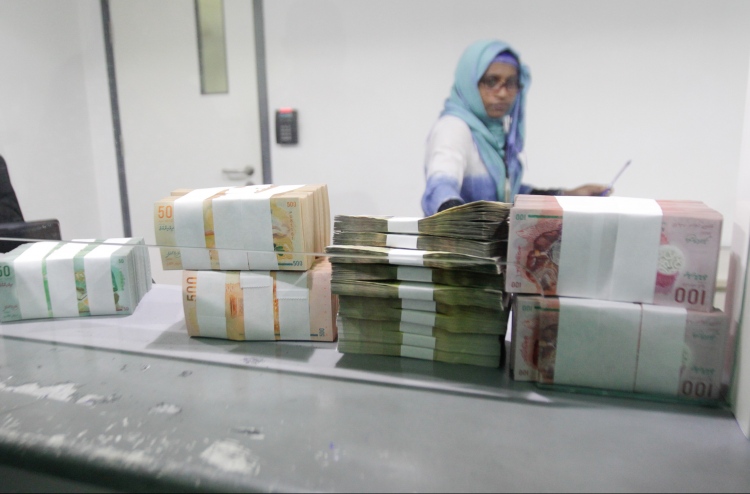 10ރ. އާއި 100ރ.ގެ ނޫޓު އަލުން ޗާޕްކޮށްފި