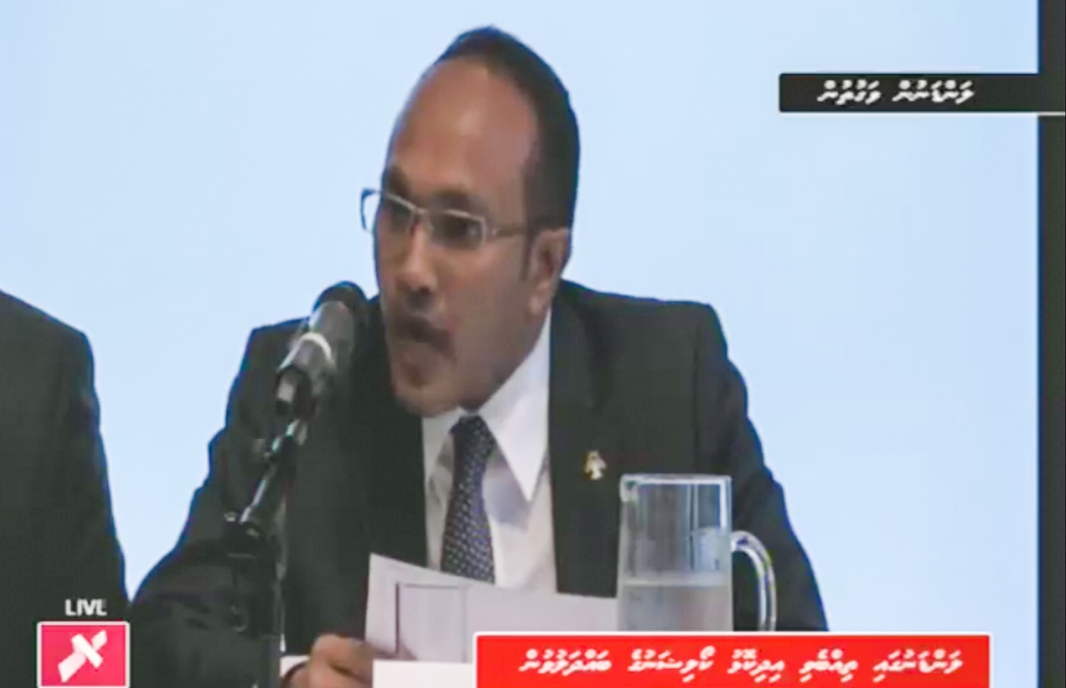 އިއްތިހާދުގެ އެއްބަސްވުމުގައި ސޮއިކުރެއްވުމަށް ފަހު، ޖަމީލް ނޫސްވެރިންގެ ސުވާލްތަކަށް އިއްޔެ ޖަވާބު ދެއްވަނީ. -