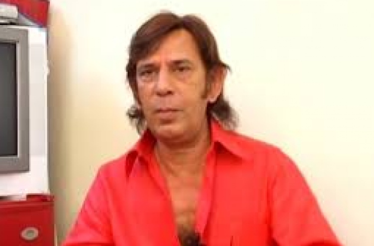 ބޮލީވުޑް އެކްޓަރު ރައްޒާގު ޚާން މަރުވެއްޖެ